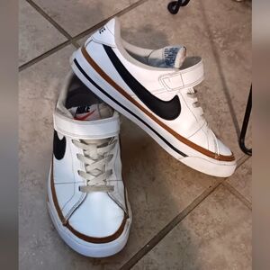 Nike Legacy Court White and Brown Sneakers Classic Design Kids 2.5